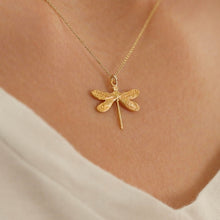 Laden Sie das Bild in den Galerie-Viewer, Halskette - KLEINE LIBELLE, vergoldet