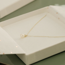 Laden Sie das Bild in den Galerie-Viewer, Halskette - KLEINE PERLE, 925 Silber vergoldet