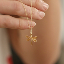 Laden Sie das Bild in den Galerie-Viewer, Halskette - KLEINE LIBELLE, vergoldet