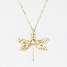 Laden Sie das Bild in den Galerie-Viewer, Halskette - KLEINE LIBELLE, vergoldet