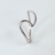 Laden Sie das Bild in den Galerie-Viewer, Ring - WAVE, gewellter Ring, 925 Silber/ vergoldet
