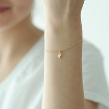 Laden Sie das Bild in den Galerie-Viewer, Armband - KLEINES HERZ, filigraner Herz Anhänger, 925 Silber/vergoldet/Emaille
