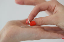 Laden Sie das Bild in den Galerie-Viewer, Ohrstecker - STÄBCHEN, 925 Silber, glänzend
