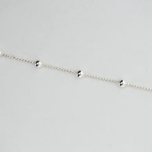 Laden Sie das Bild in den Galerie-Viewer, Halskette - KLEINE KUGELN, filigrane Satelitenkette, 925 Silber/vergoldet
