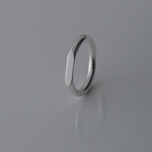 Laden Sie das Bild in den Galerie-Viewer, Ring - DUO, 2 abgeflachte Seiten, 925 Silber/ vergoldet
