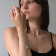 Laden Sie das Bild in den Galerie-Viewer, Armband - HEART, Anhänger mit großem Herz, 925 Silber/ vergoldet
