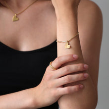 Laden Sie das Bild in den Galerie-Viewer, Armband - HEART, Anhänger mit großem Herz, 925 Silber/ vergoldet
