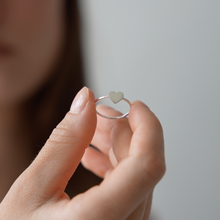 Laden Sie das Bild in den Galerie-Viewer, Ring - HEART, filigraner Herzring, 925 Silber/ vergoldet
