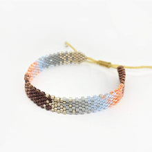 Laden Sie das Bild in den Galerie-Viewer, Perlen Armband - MIYUKI - silber/eisblau/rose/mauve, handgefädelt
